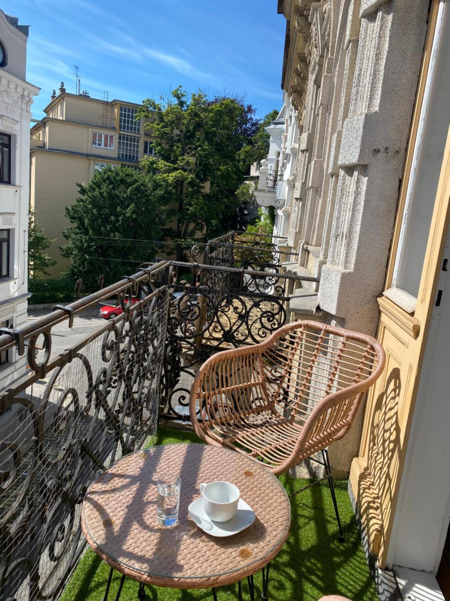 Grosszuegiger Wiener Altbau Gleich Neben Schoenbrunn Екстериор снимка