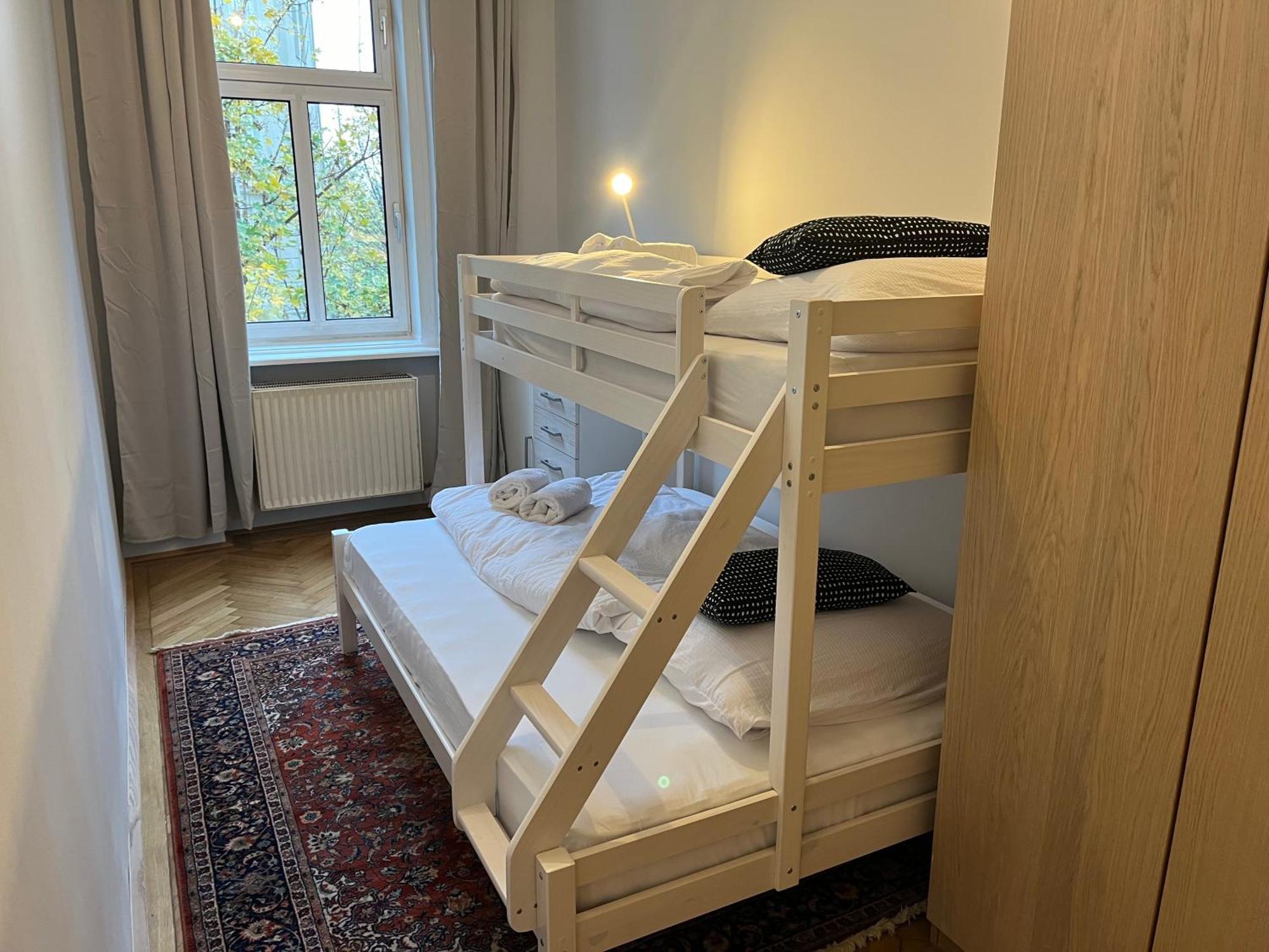 Grosszuegiger Wiener Altbau Gleich Neben Schoenbrunn Екстериор снимка